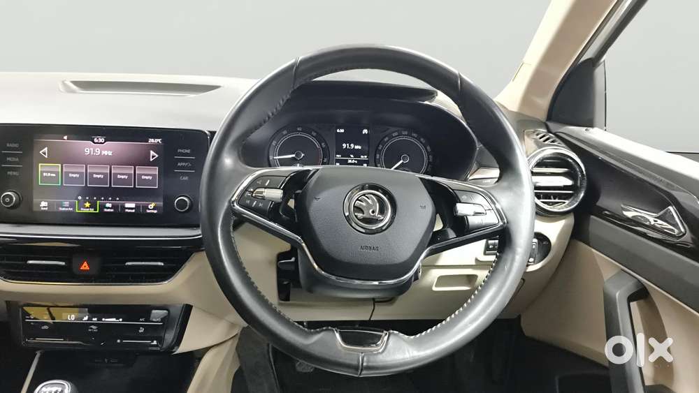 Skoda Slavia 1.0 Ambition Tsi, 2022, Petrol