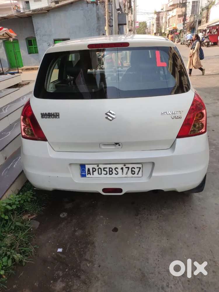 Maruti Suzuki Swift 2010 Diesel Manual.low Driven Single Hand Vehicle