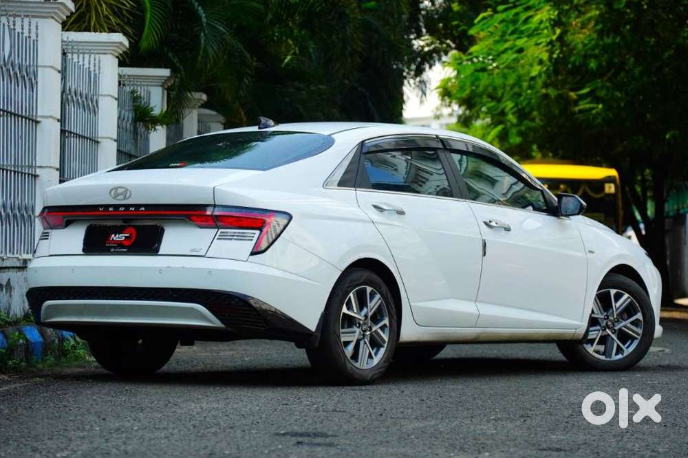 Hyundai Verna 1.5 Sx (o) Ivt, 2024, Petrol