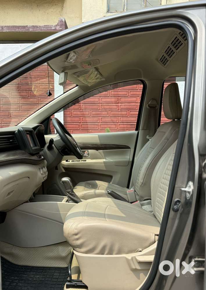 Maruti Suzuki Ertiga Vxi At Petrol, 2018, Petrol