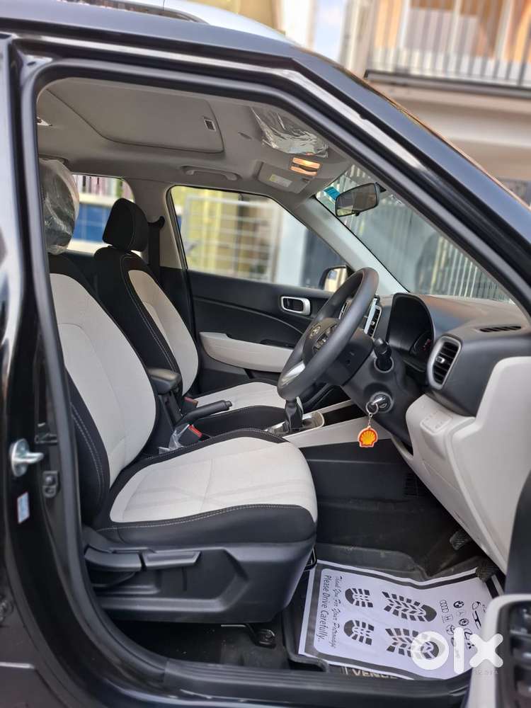 Hyundai Venue 1.2 S (o), 2025, Petrol
