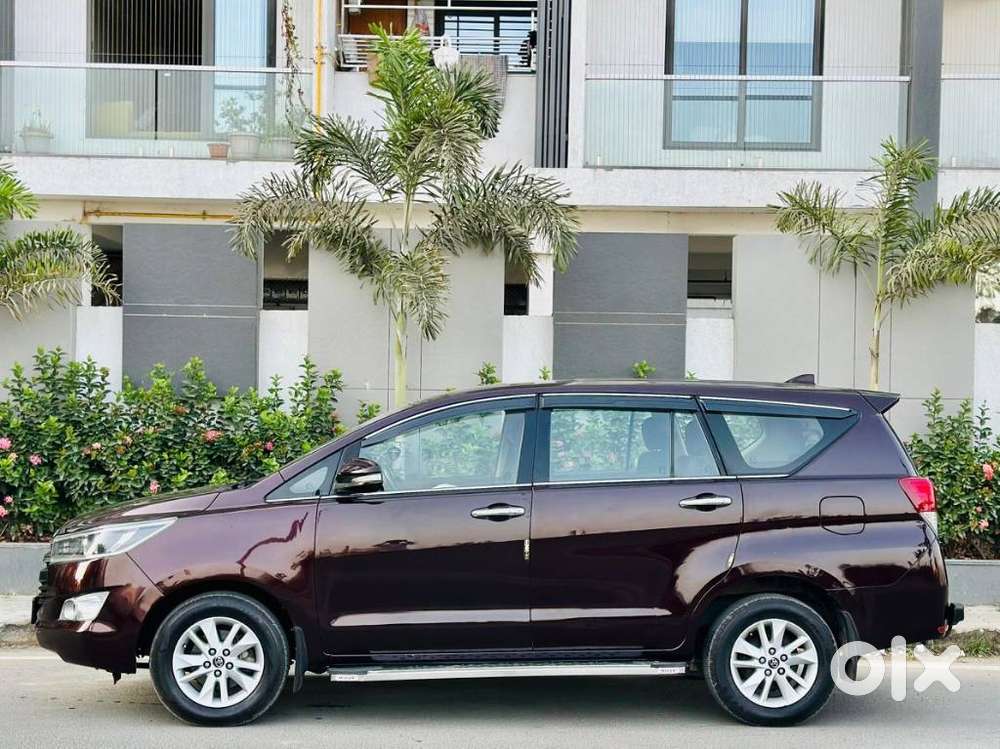 Toyota Innova Crysta 2.4 V, 2016, Diesel