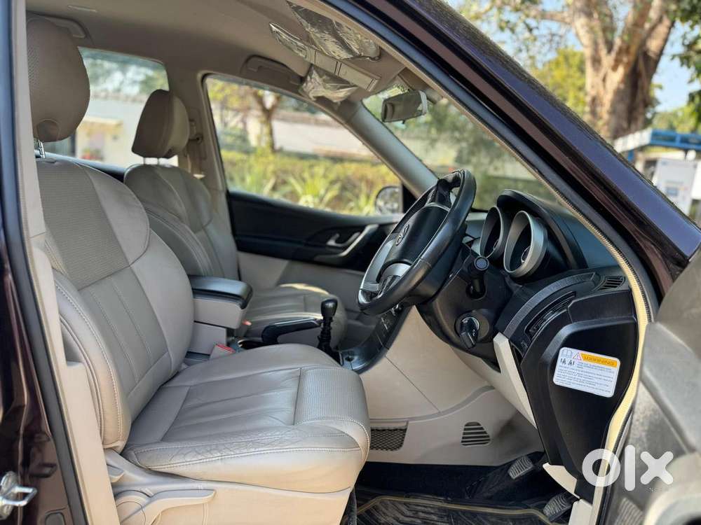 Mahindra Xuv500 W8 Dual Tone, 2015, Diesel