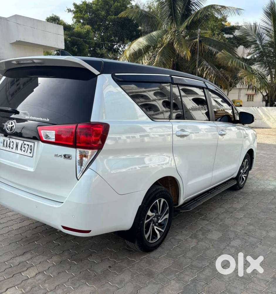Toyota Innova Crysta 2.4 G Mt 8s, 2023, Diesel