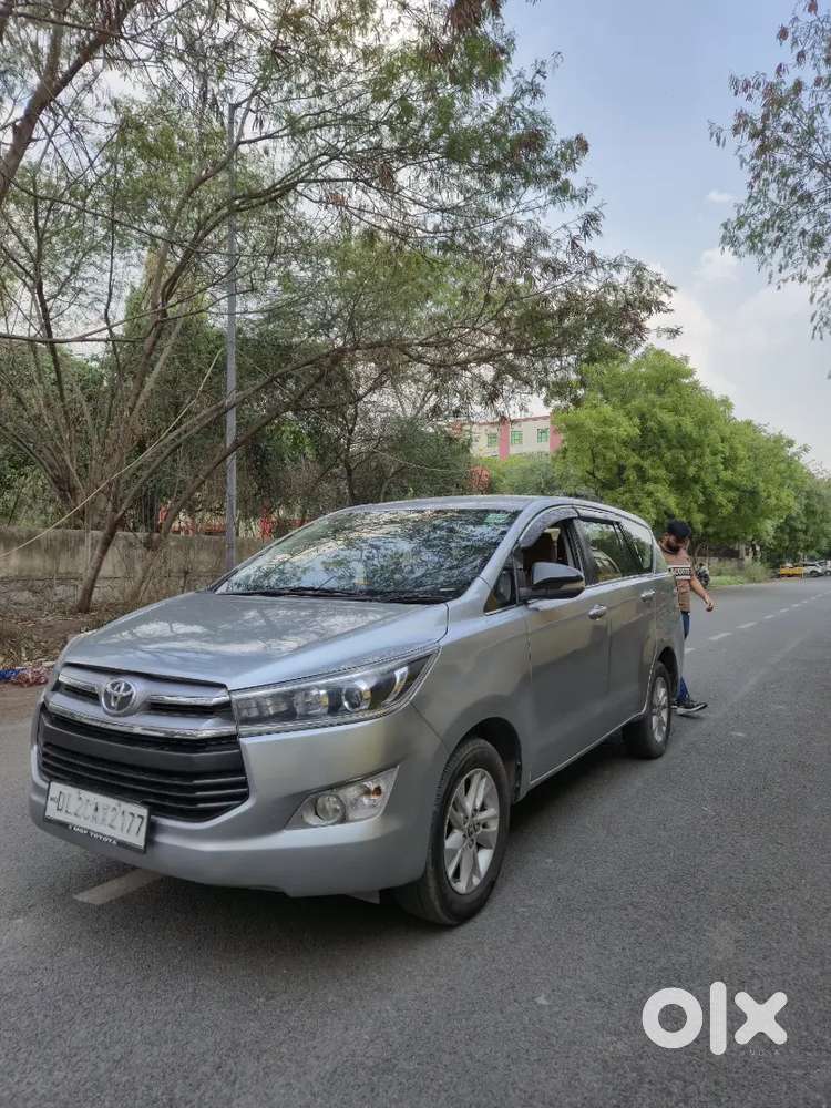 Innova Crysta Vx Disel ,manual ,full Track 8 Seater No Replace  All Ok