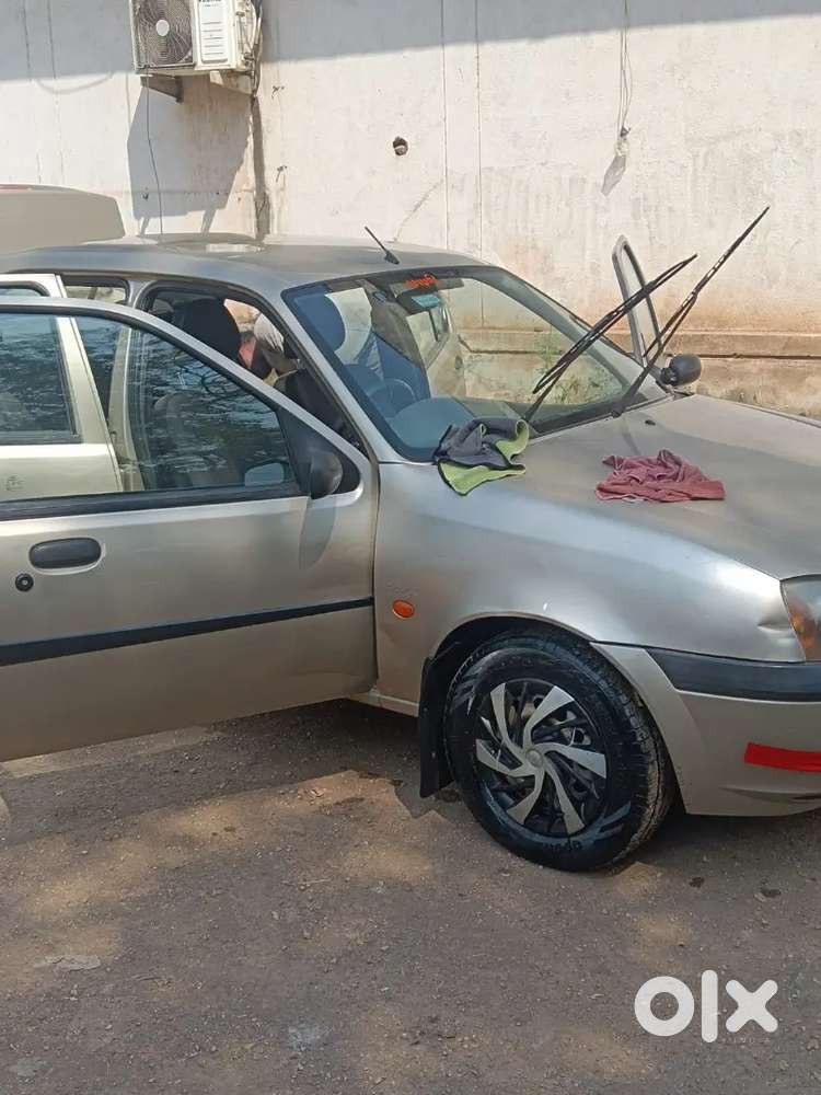 Ford Ikon 1.3 Clxi 2002 Petrol