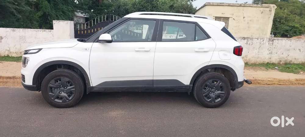 Hyundai Venue Mt Petrol 2024