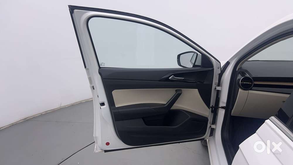 Skoda Slavia Style 1.0l Tsi Mt, 2022, Petrol