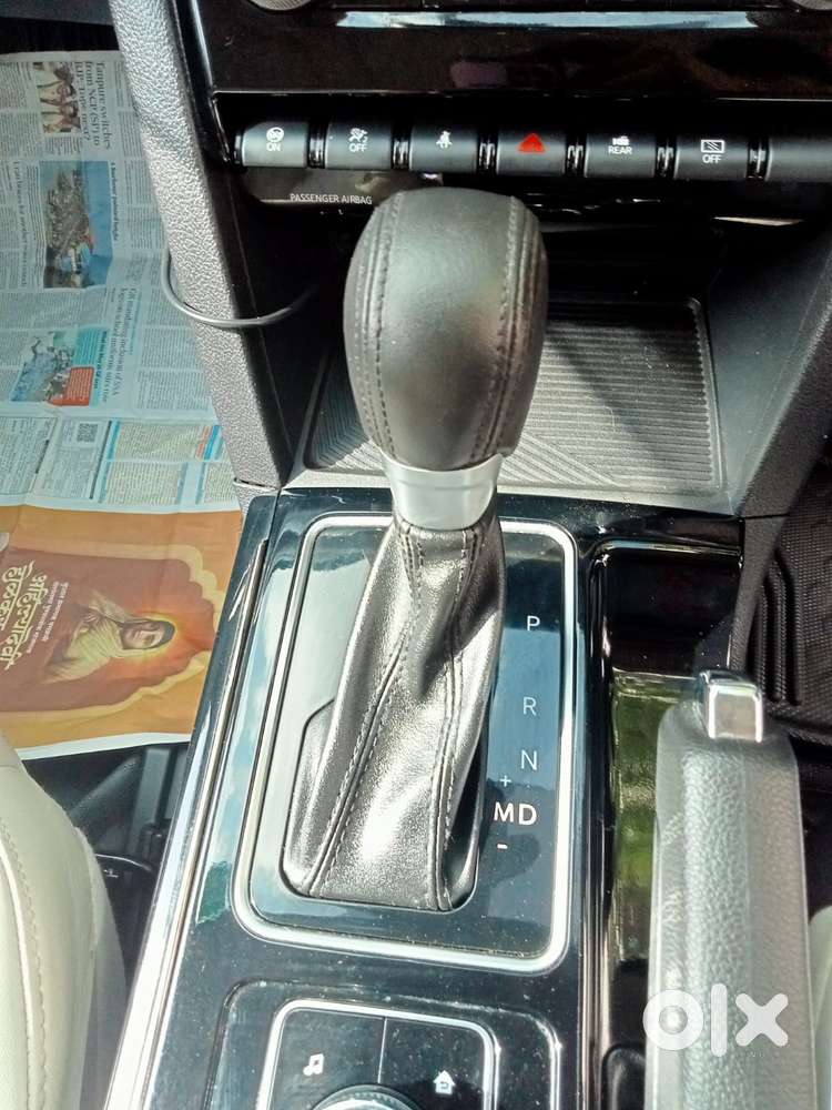 Mahindra Xuv700 2.0 Ax 7 Petrol At Str, 2025, Petrol