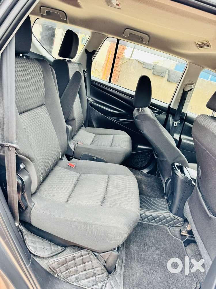 Toyota Innova Crysta 2.4 G Mt 7 Str, 2022, Diesel