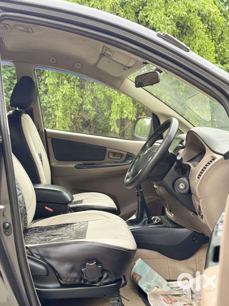 Toyota Innova 2.5 G (diesel) 8 Seater, 2015, Diesel
