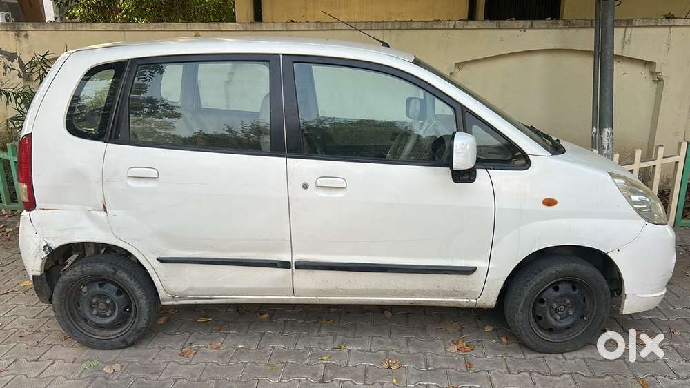 Maruti Suzuki Zen Estilo 2011/12