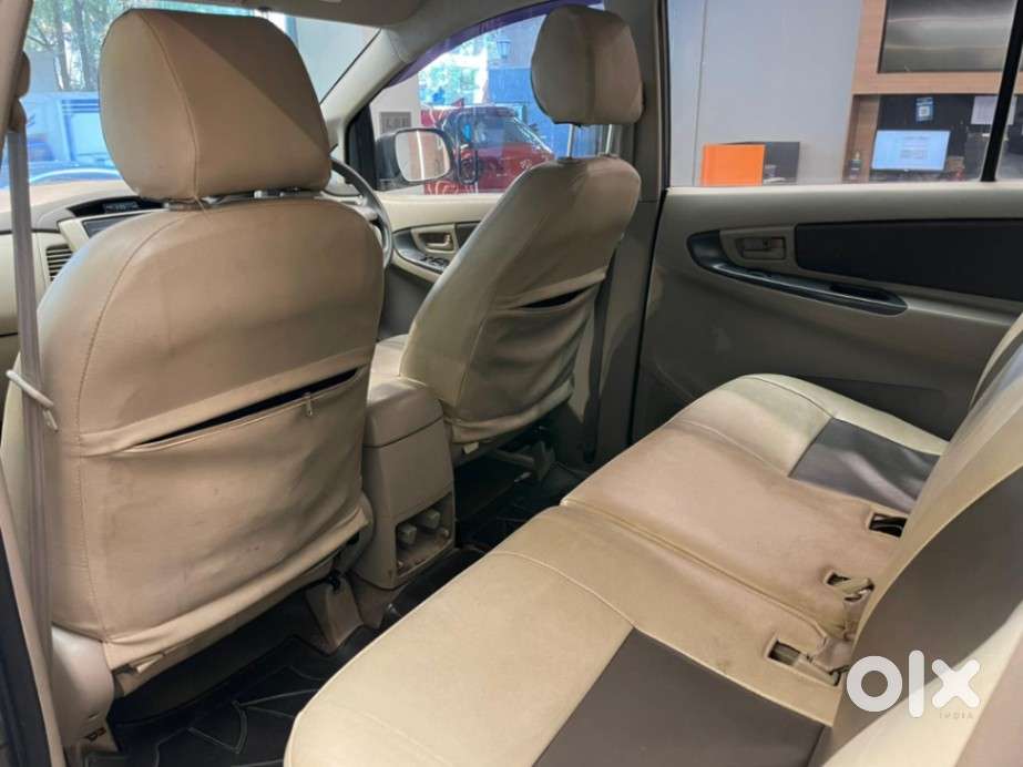 Toyota Innova 2.5 G (diesel) 8 Seater, 2013