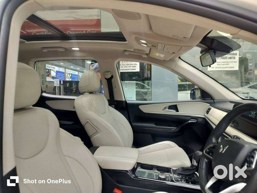 Mahindra Xuv700 2.2 Ax 7 Diesel At Luxury Pack Str, 2023, Petrol