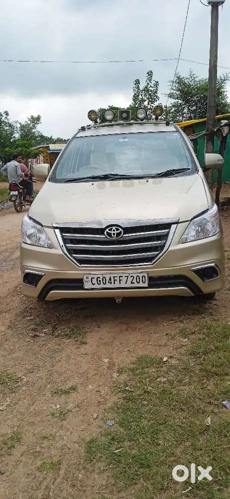 Toyota Innova 2012