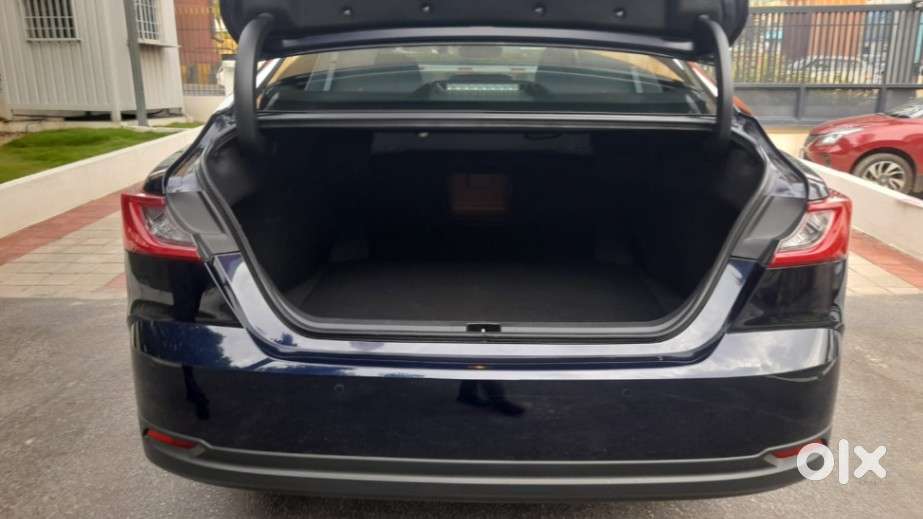 Toyota Camry Hybrid, 2025, Petrol