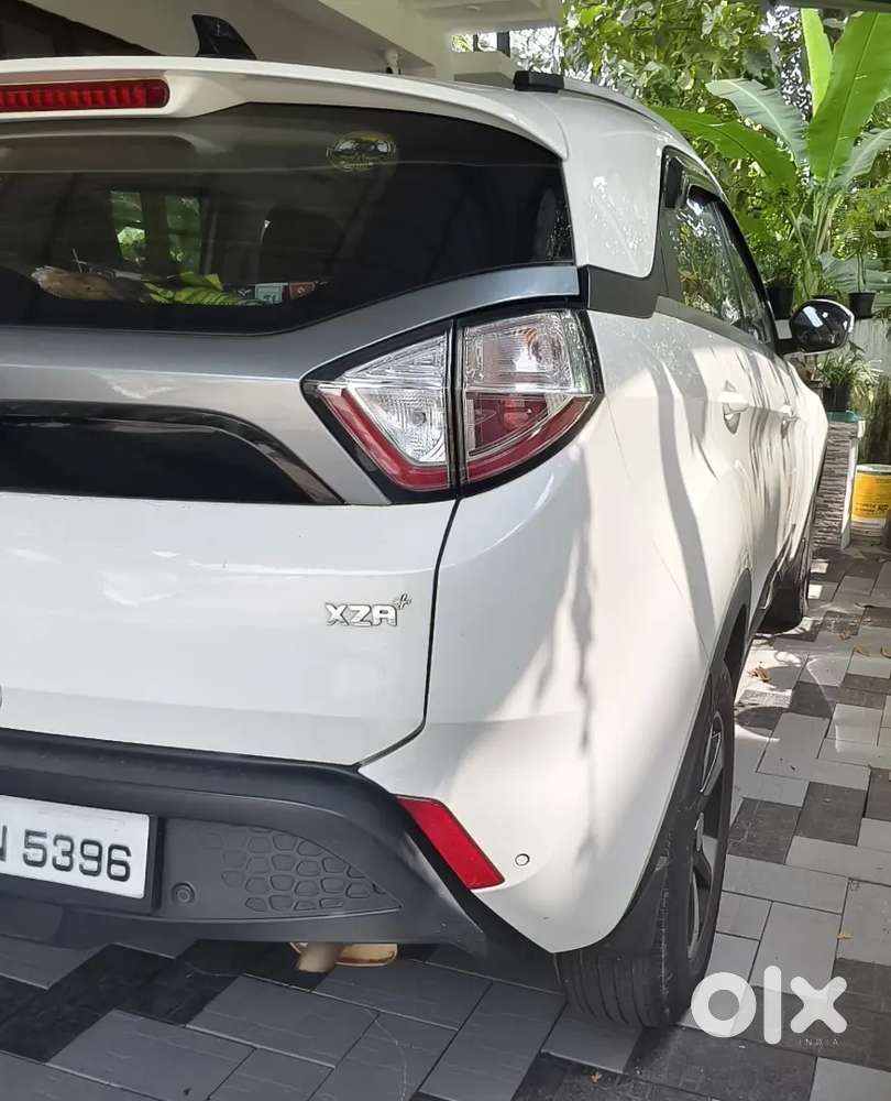 Tata Nexon Petrol (cng Kit Added) Xza Automatic 2018 Model