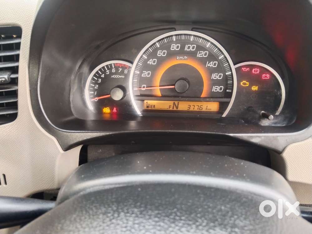 Maruti Suzuki Ertiga Vxi At Petrol, 2016, Petrol