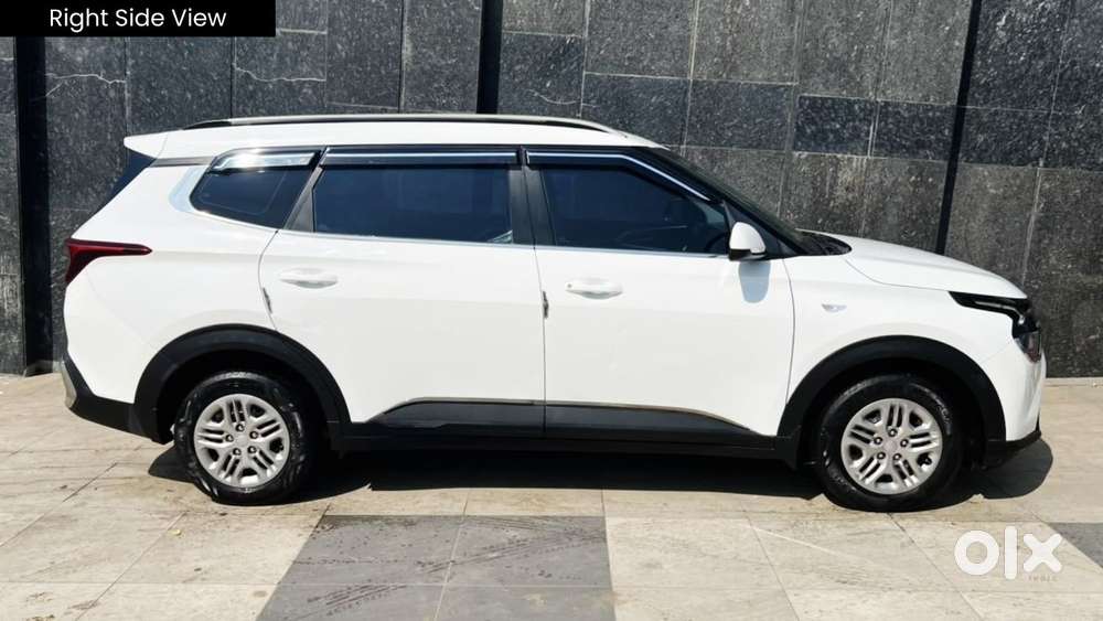 Kia Carens 1.5 Premium 7 Str, 2023, Petrol
