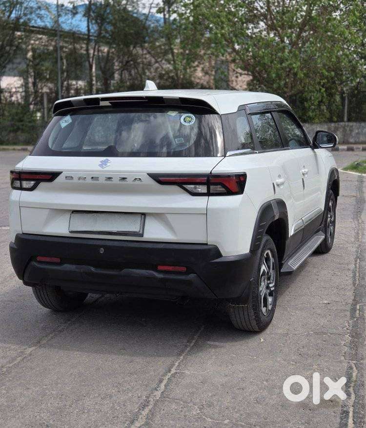 Maruti Suzuki Brezza 1.5 Lxi Cng, 2024, Cng & Hybrids