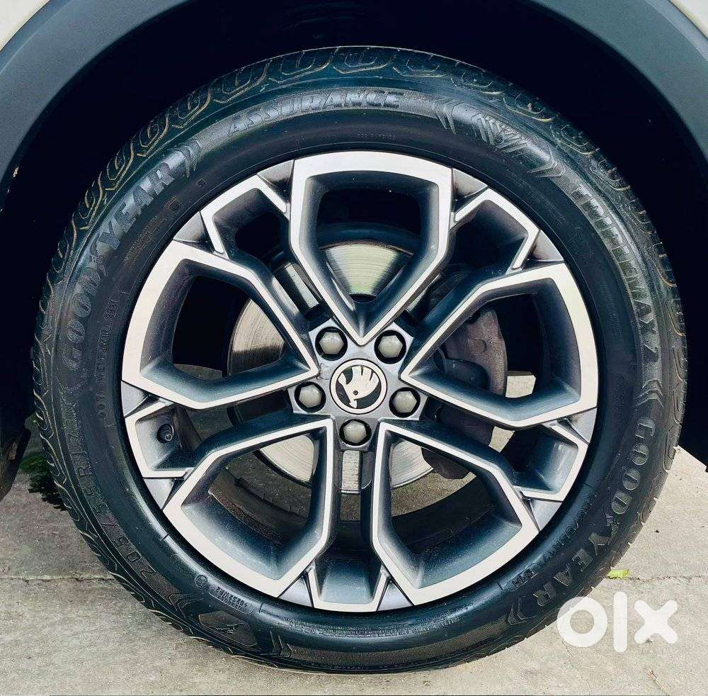 Skoda Kushaq 1.0 Tsi Style At, 2022, Petrol