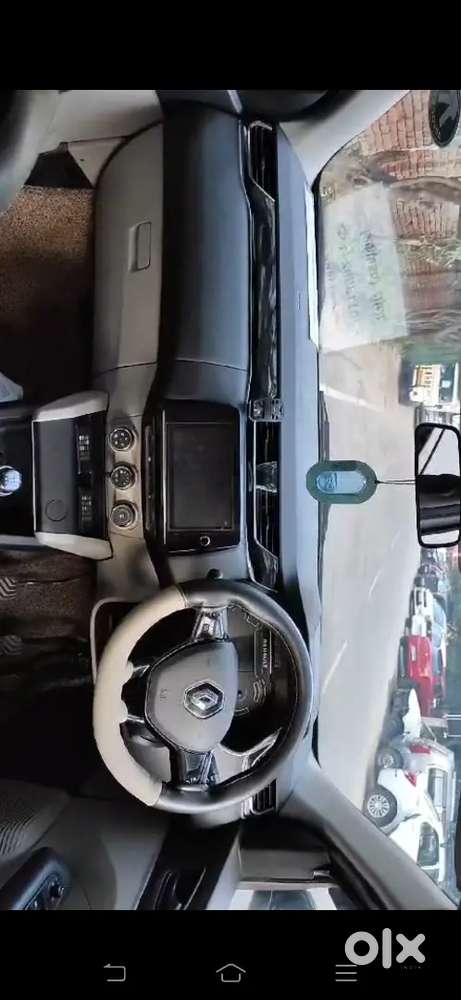 Ekadam Acchi Kar Hai Koi Kami Nhi H