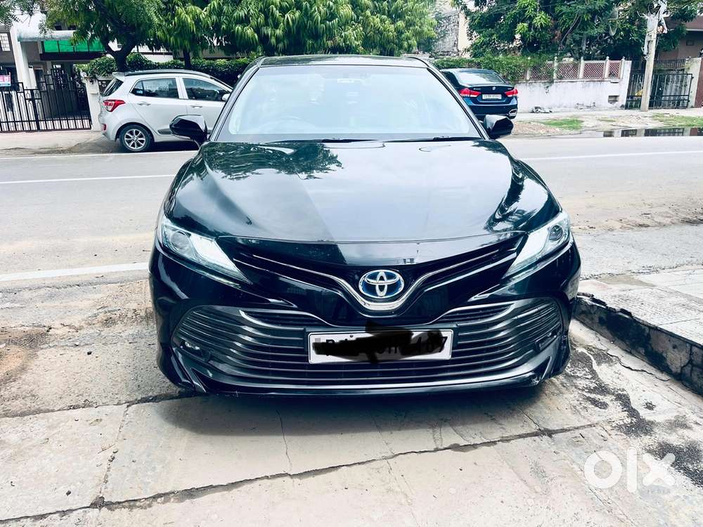 Toyota Camry Hybrid 2019 Km Driven