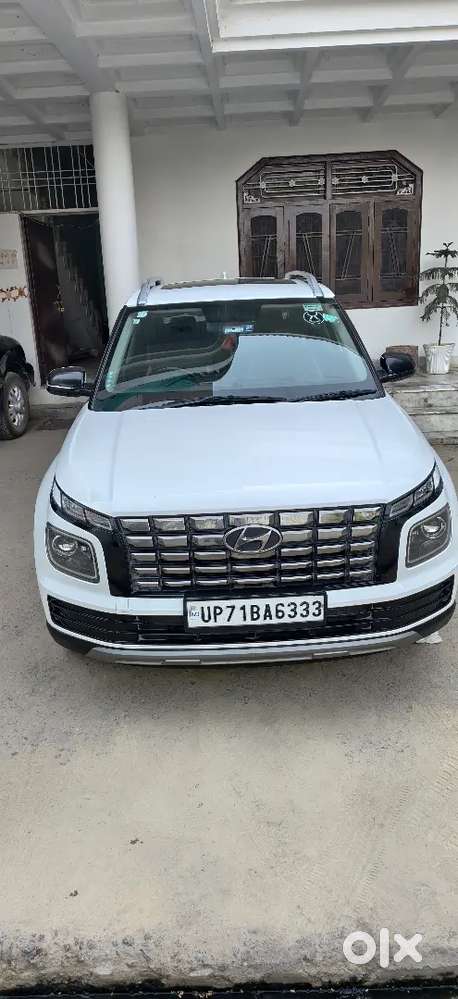 Hyundai Venue 2023 Diesel Well Maintained