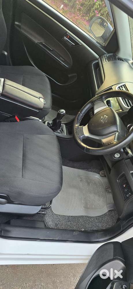 Maruti Suzuki Swift Vxi Abs Bsiv, 2014, Petrol
