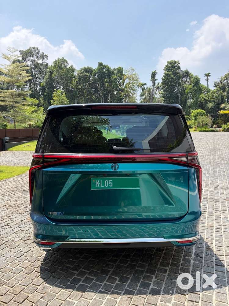 Mg M9 Electric Limo 2026