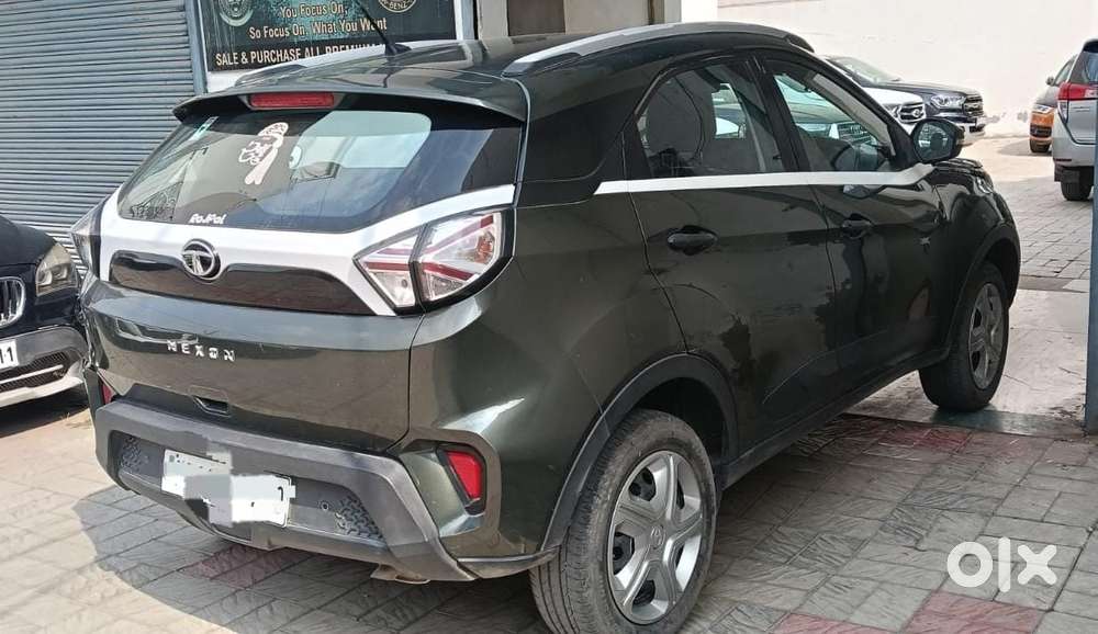 Tata Nexon 1.2 Revotron Xm (s), 2022, Petrol