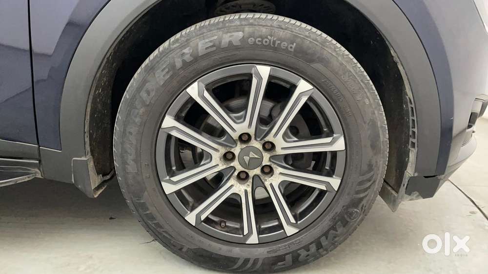 Mahindra Xuv700 2.2 Ax 7 Diesel Mt Luxury Pack Str, 2022, Diesel