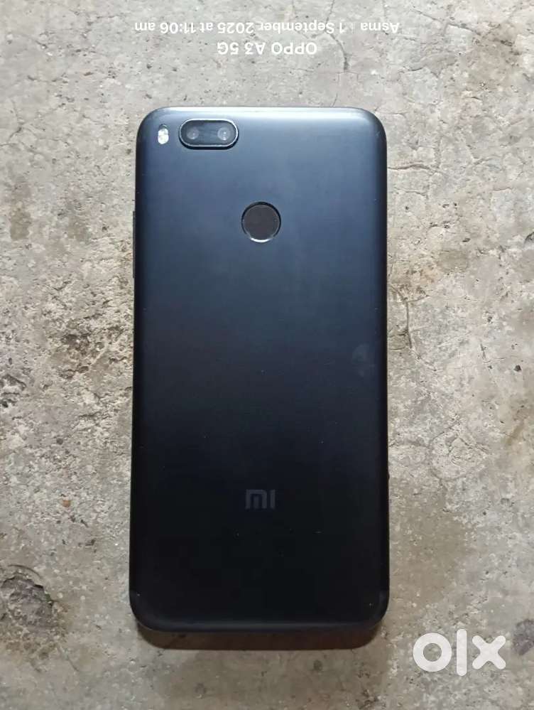 Redmi A1 phone selling