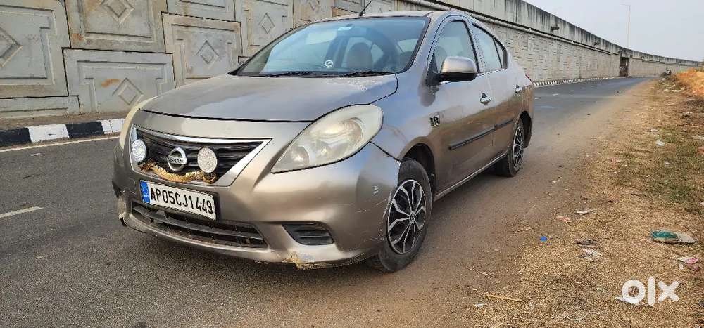 Nissan Sunny 2012 Diesel 180000 Km Driven