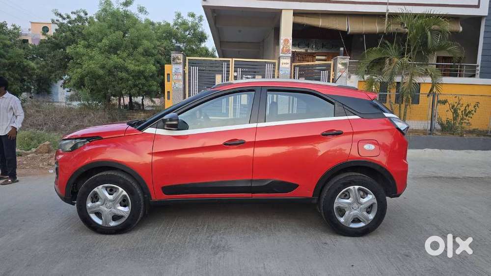 Tata Nexon 1.5 Revotorq Xm (s), 2022, Diesel