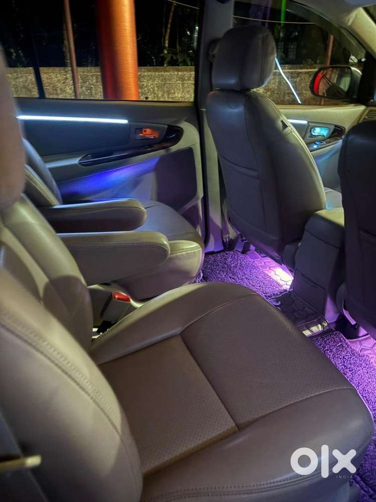Toyota Innova V