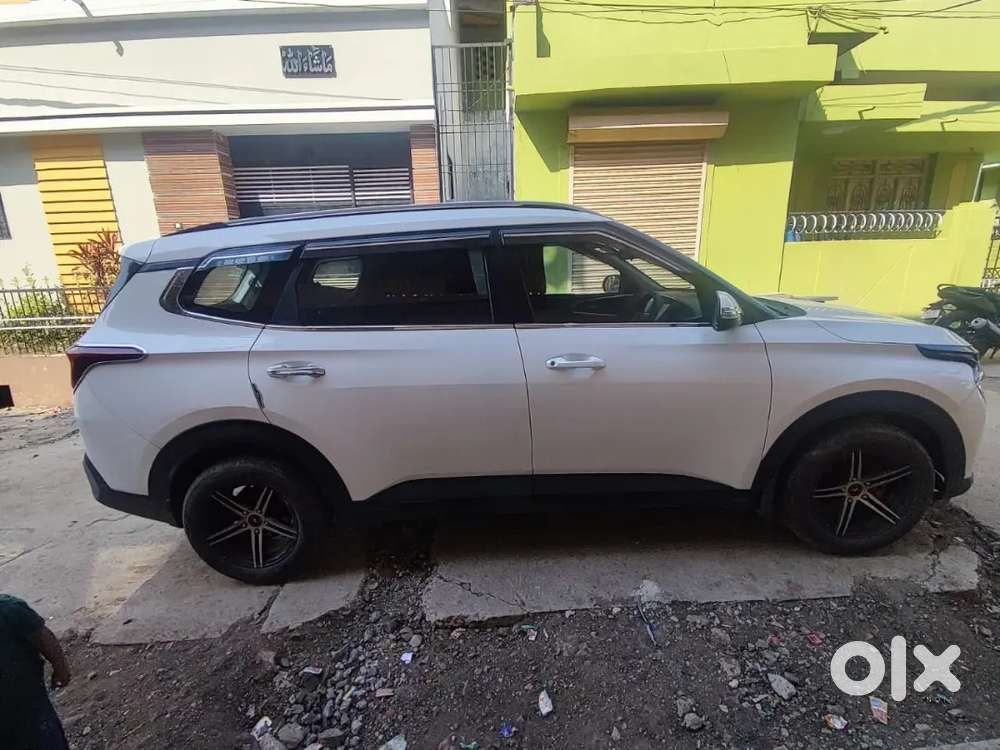 Kia Carens 2023 Petrol Good Condition