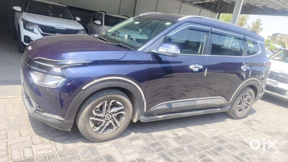 Kia Carens 2023 Petrol 42000 Km Driven