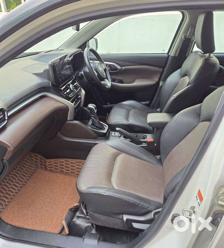 Toyota Urban Cruiser Hyryder 1.5 V Hybrid, 2023, Petrol