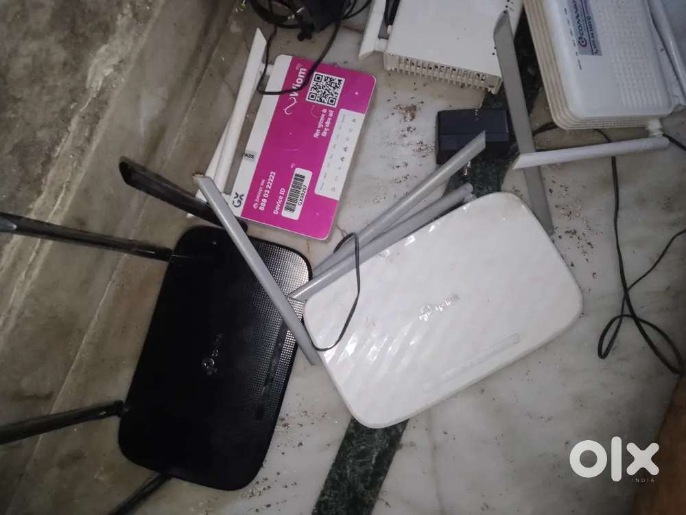 7 piece wifi routers 1 time used only new condition all working