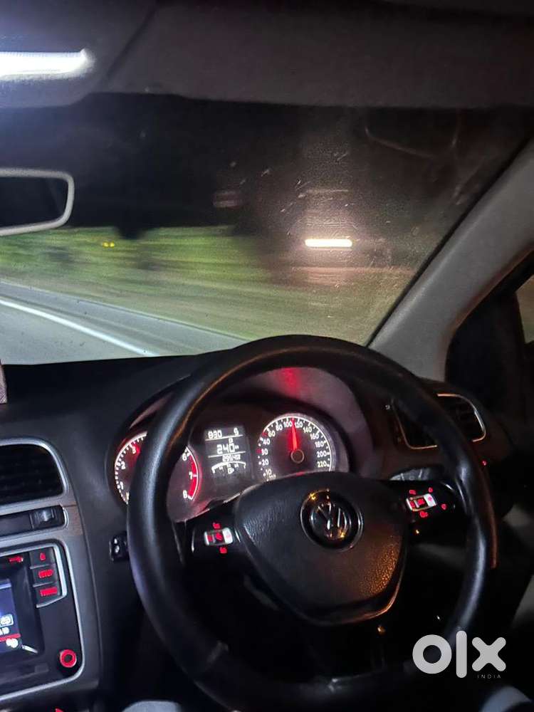 Volkswagen Petrol Manual 2nd-owned 2016