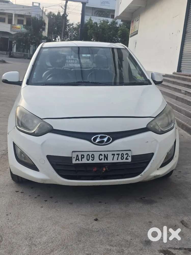Hyundai I20 2012 Petrol 15 Km Driven