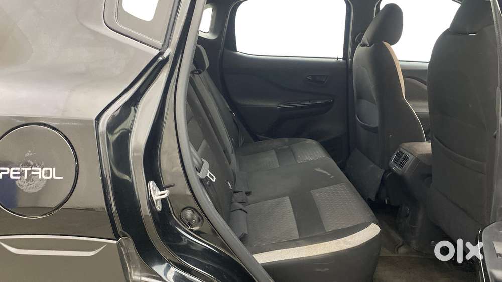 Nissan Magnite Kuro Edition 1.0 Turbo Petrol Cvt, 2023, Petrol