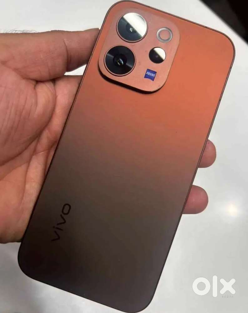Vivo v70 elite 12/512gb with all accessories cash on delivery availabl