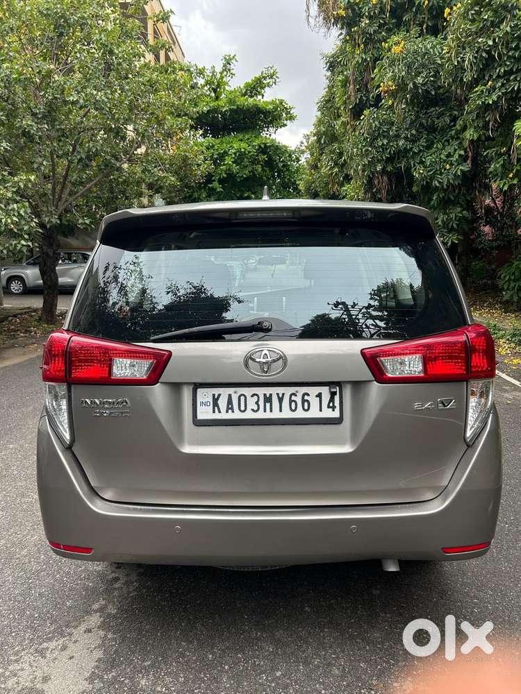 Toyota Innova Crysta 2.4 V 7 Str, 2016, Diesel