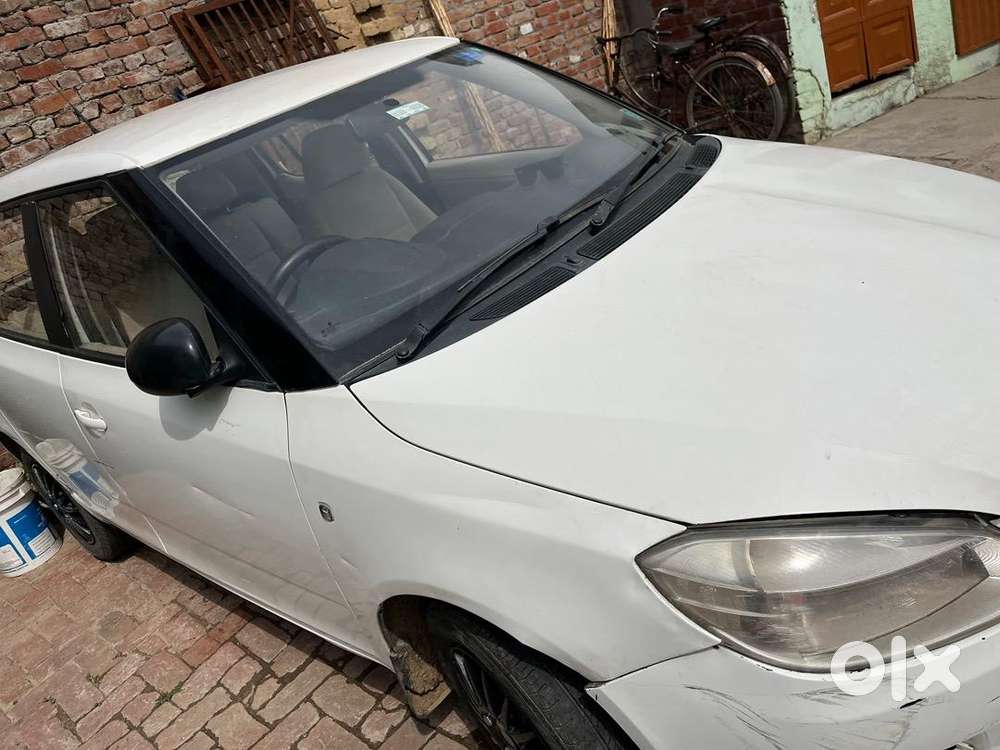 Skoda Fabia 2011 Petrol 75000 Km Driven