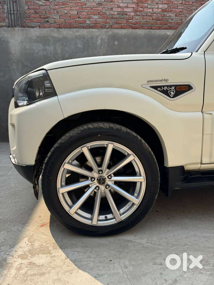 Mahindra Scorpio S10 8 Seater, 2017, Diesel