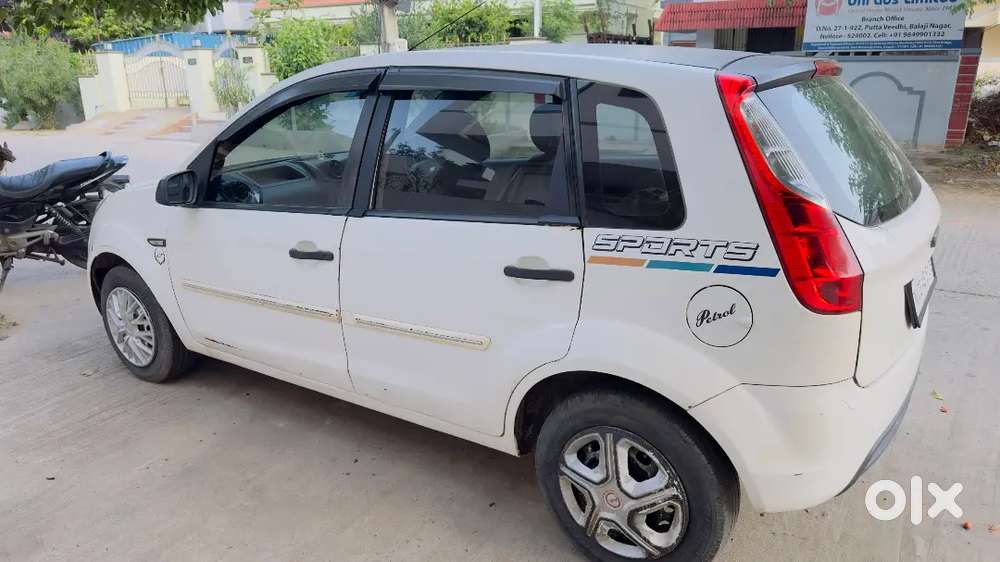 Ford Figo Petrol Lxi 2011