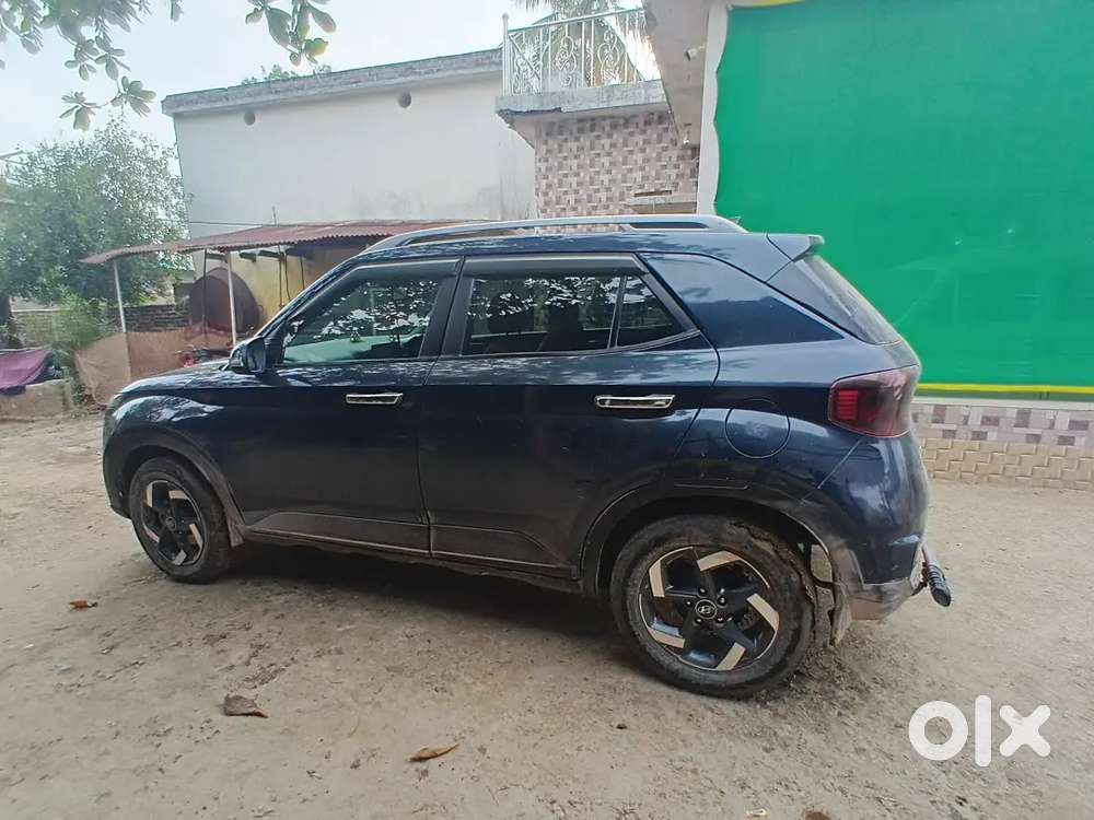 Hyundai Venue 2021 Petrol Well Maintained