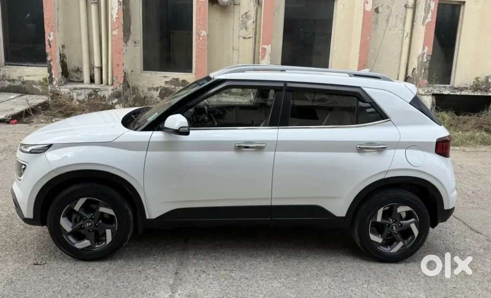 Hyundai Venue Automatic 2021 Petrol Well Maintained In Extreme